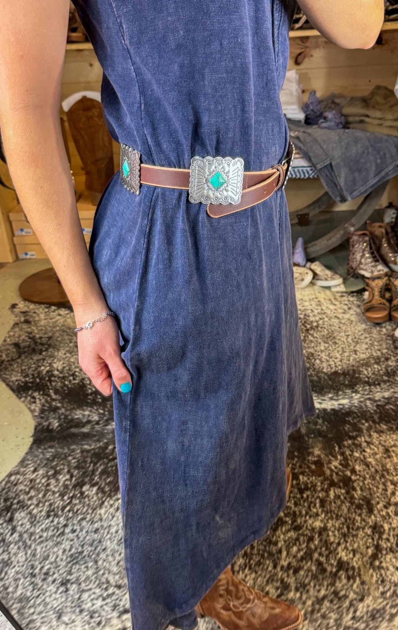 Western Genuine Distressed Leather belt w.Rectangular concho