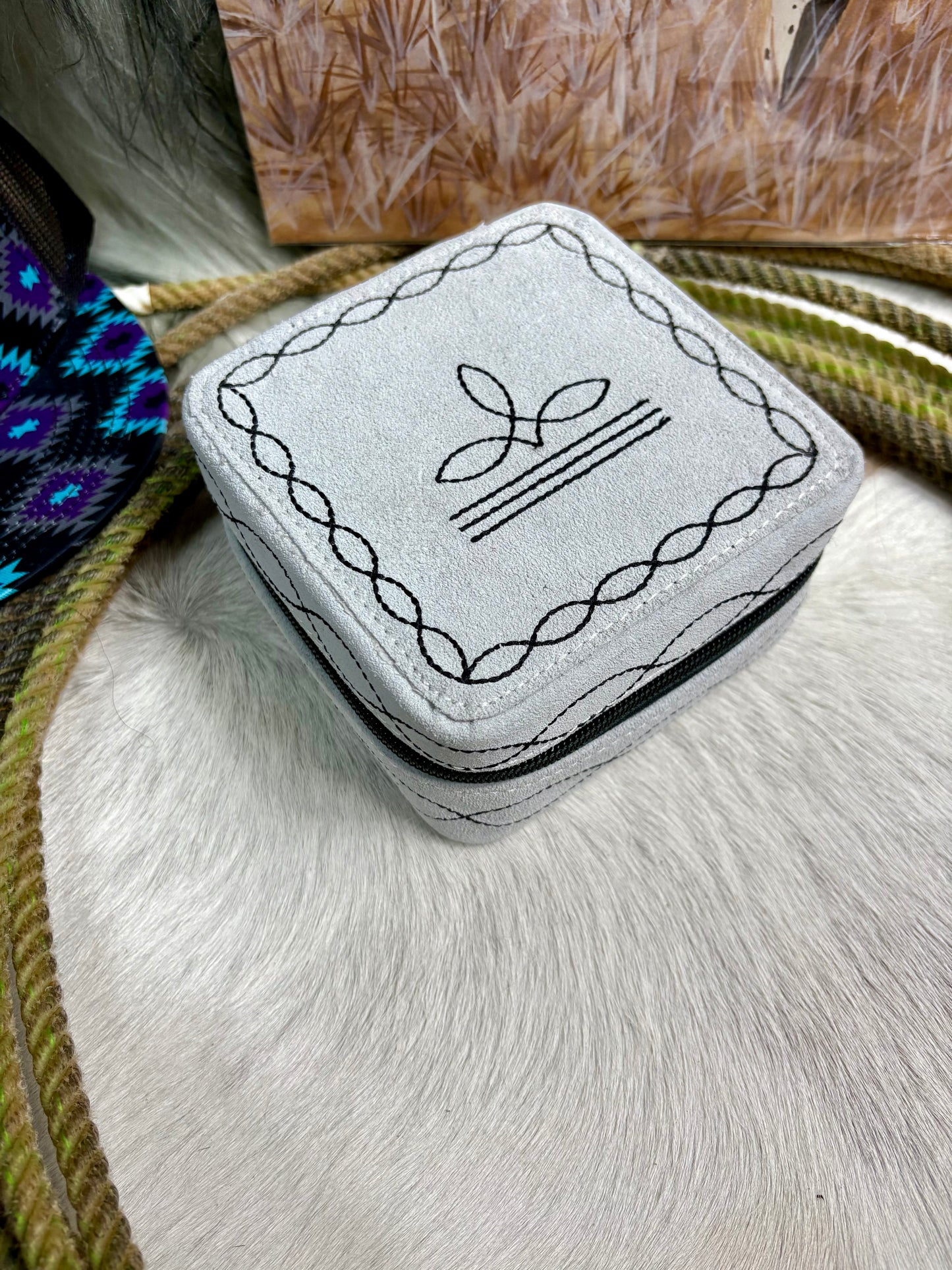 Square Boot Stitch Travel Jewelry Case