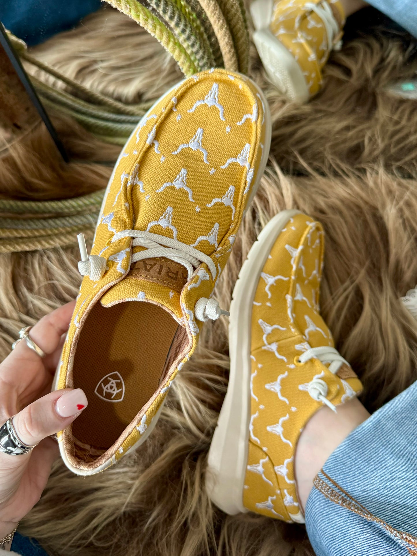Ariat Women’s Hilo Doodle Mustard Steer Heads