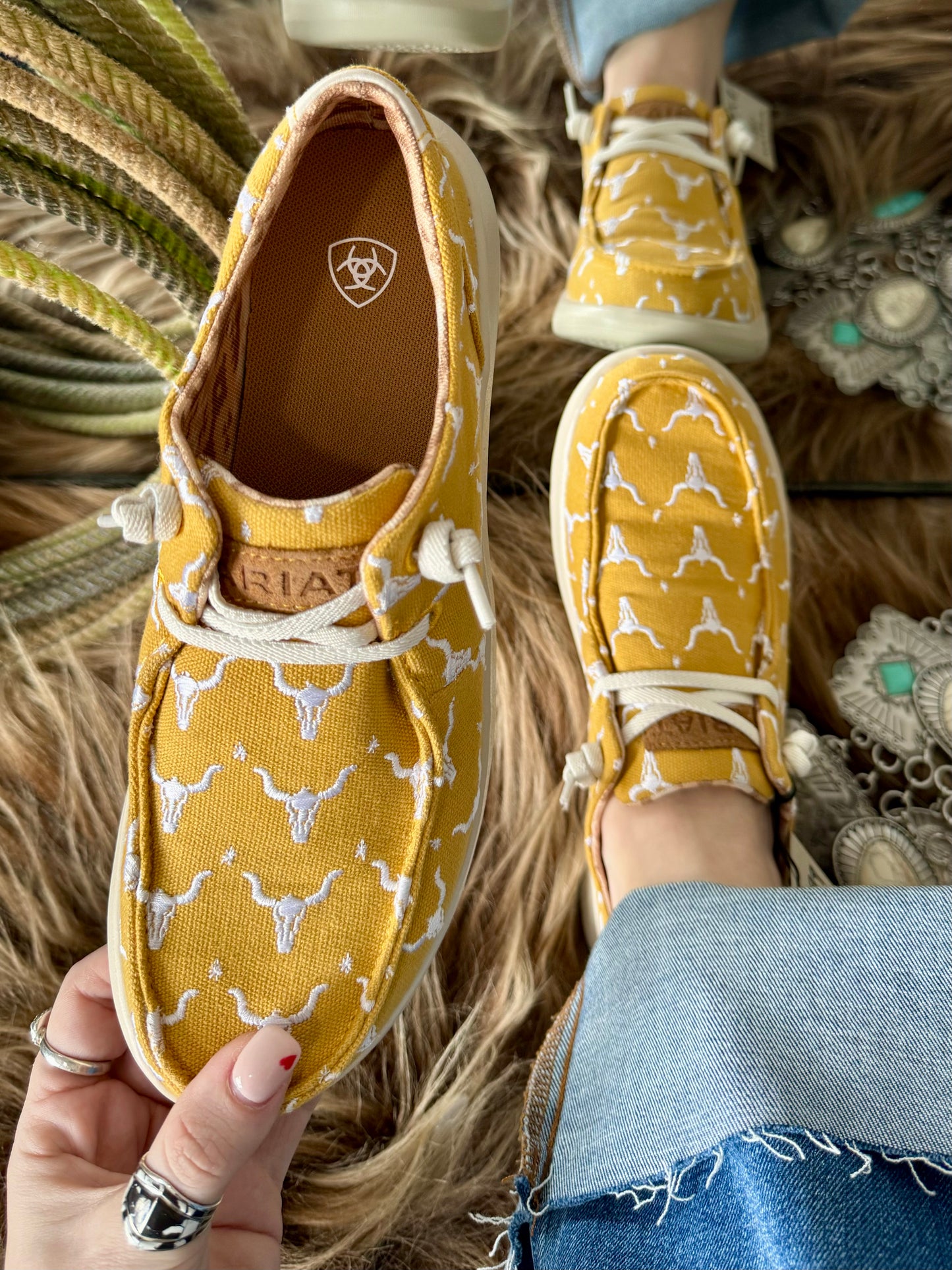 Ariat Women’s Hilo Doodle Mustard Steer Heads