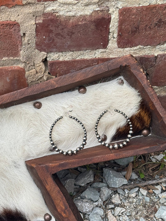 Graduated Navajo Pearl Hoops