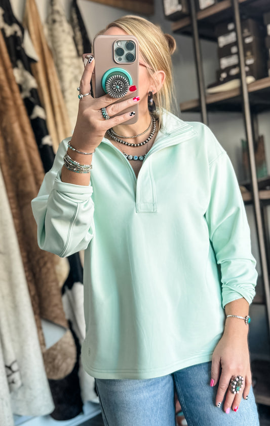 Ariat Women’s Breeze Logo 1/2 Zip SweatShirt