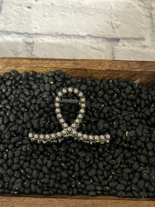 Small Faux  Pearl Claw Clip